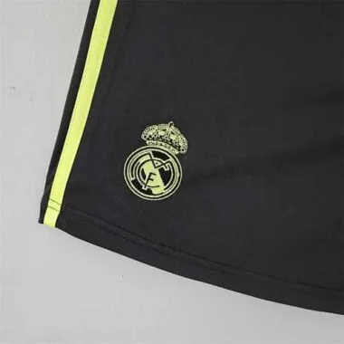 22-23 Calções do Real Madrid, terceiro equipamento de fora, pretos
