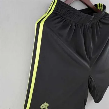 22-23 Calções do Real Madrid, terceiro equipamento de fora, pretos