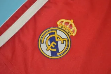 Calções vermelhos do Real Madrid 11-12