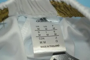 Pantaloncini da casa del Real Madrid 11-12