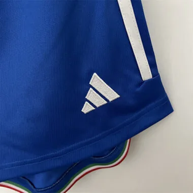 Calções da seleção italiana de 2023 (jogos em casa)