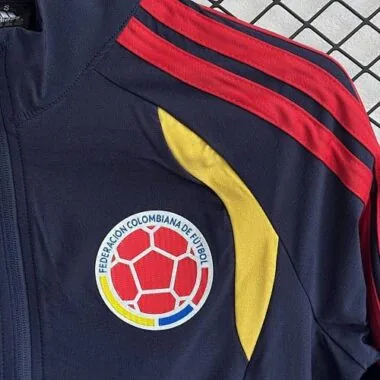 Set 2026 Colombia: giacca a vento e maglietta da calcio