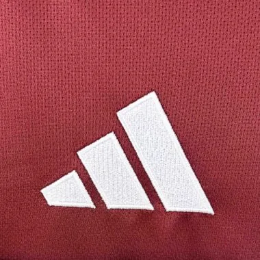 Camiseta de fútbol de la selección de Qatar para el Mundial de 2026 (equipación local)