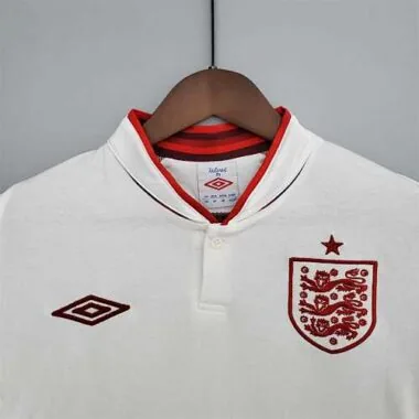 2012 England home1684421307000
