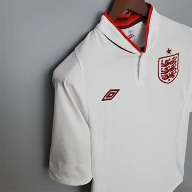 2012 England home1684421307000