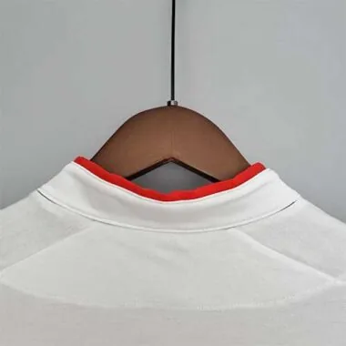 2012 England home1684421307000
