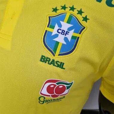 Polo brasiliana con scollo basso, gialla
