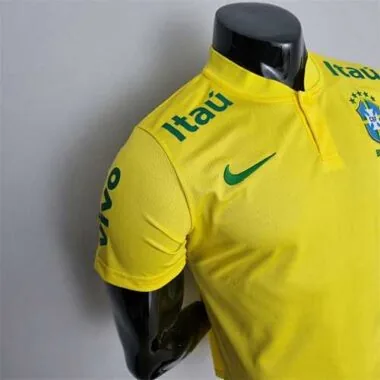 Polo brasiliana con scollo basso, gialla