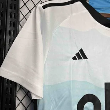 Abbigliamento da calcio con la divisa da casa del Charlotte per il 24-25