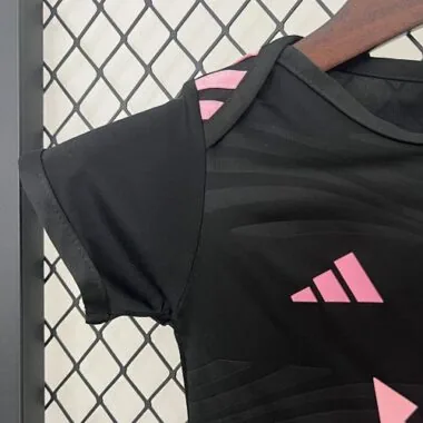 24-25: El mejor uniforme infantil de visitante del Inter Miami