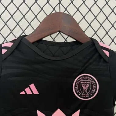 24-25: El mejor uniforme infantil de visitante del Inter Miami