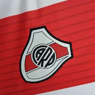 18-19 River Plate em casa