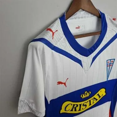 2009 La Católica home