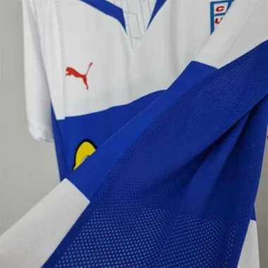 2009 La Católica home