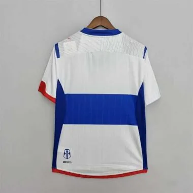 2009 La Católica home
