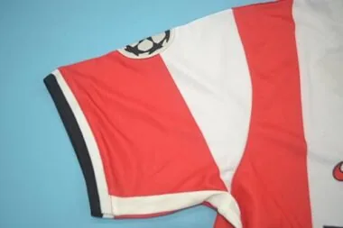 98-99 PSV, camisola de casa vermelha e branca
