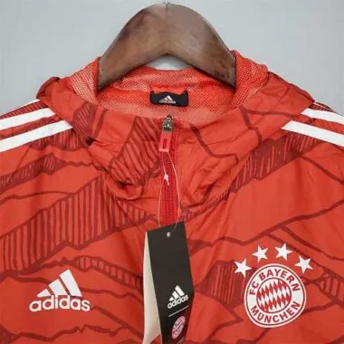 21-22 Bayern Red Windbreaker1684404583000