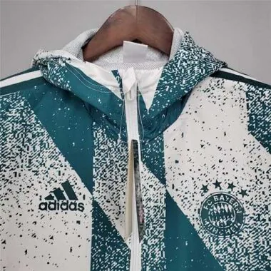 21-22 Bayern Munich white windbreaker