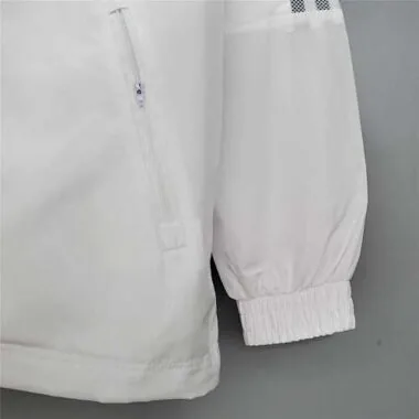 21-22 Bayern Munich white windbreaker