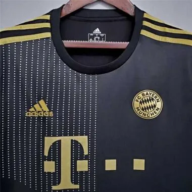 21-22 Bayern Munich away