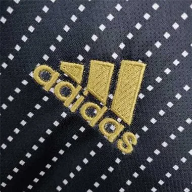 21-22 Bayern Munich away