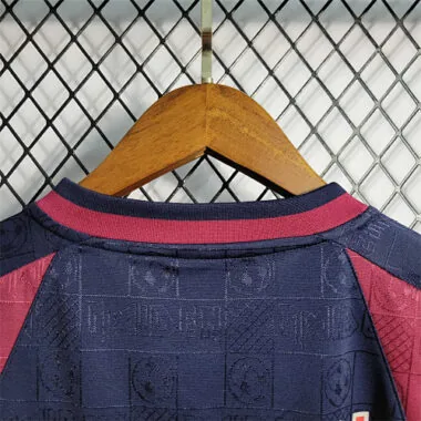 2010 West Ham Iron Maiden Home