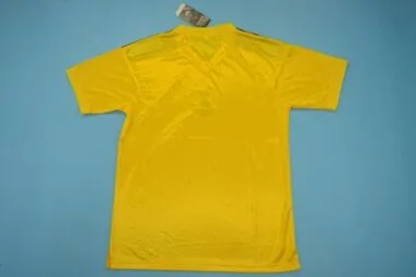 82-83 Tottenham Hotspur away yellow