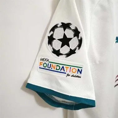 21-22 Manchester City away