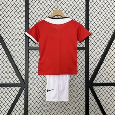 05-06 Manchester United Home Retro Kid Kits Youth Apparels