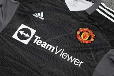 21-22 Manchester United black goalkeeper long sleeve