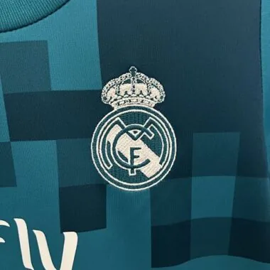 Equipamento infantil retro de terceiro jogo do Real Madrid 17-18, tamanhos: 16-28, camisola de futebol