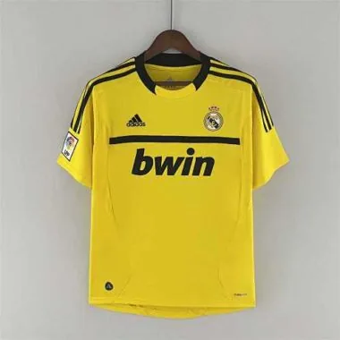 11-12 Real Madrid goalkeeper yellow