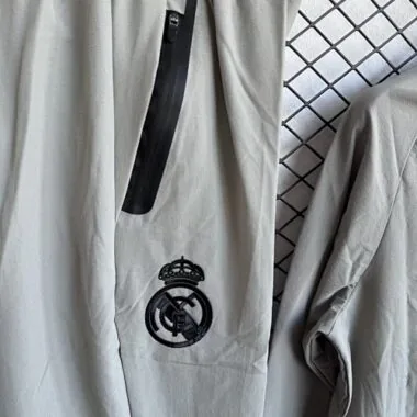 26-27 Real Madrid Gray Windbreaker Jackets Kit Soccer T-Shirt