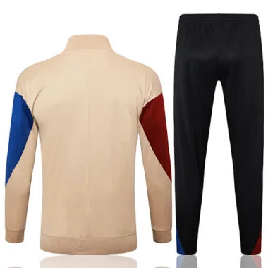 24-25 Giacche e maglie da calcio del Barcellona (1)