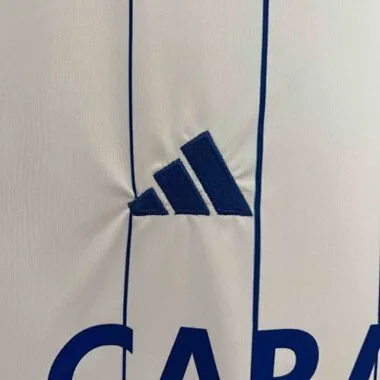 24-25 Saragozza: divise da calcio da casa - Abbigliamento sportivo
