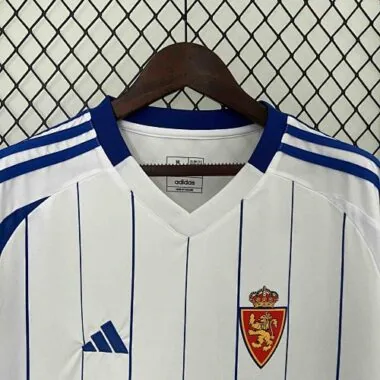 24-25 Saragozza: divise da calcio da casa - Abbigliamento sportivo