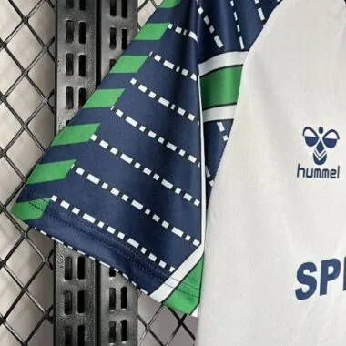 24-25 Sunderland uittenue Voetbaltenues Voetbal