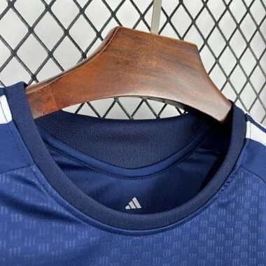 Camisola de futebol do Cruzeiro para o jogo de 26-27