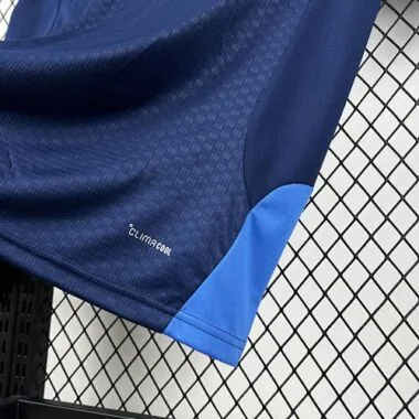 Camisola de futebol do Cruzeiro para o jogo de 26-27