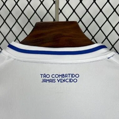Equipamento de deslocamento do Cruzeiro 25-26 de futebol