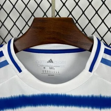 Equipamento de deslocamento do Cruzeiro 25-26 de futebol