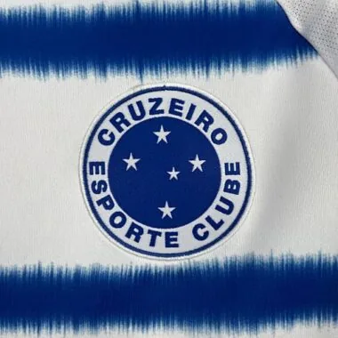 Equipamento de deslocamento do Cruzeiro 25-26 de futebol