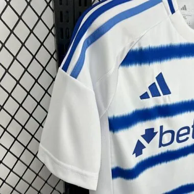 Equipamento de deslocamento do Cruzeiro 25-26 de futebol