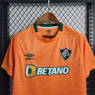 22-23: Portero del Fluminense, de color naranja