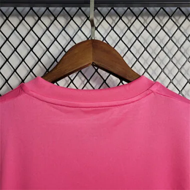 22-23 Dameskleding #039;s Wear International Roze Speciale editie