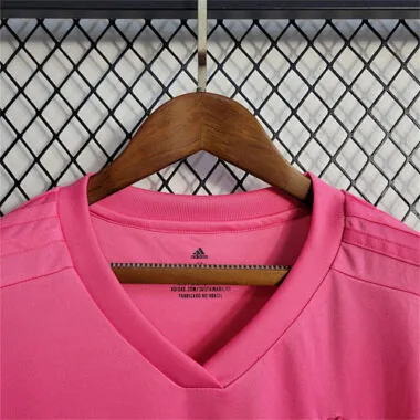 22-23 Dameskleding #039;s Wear International Roze Speciale editie