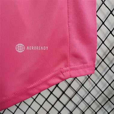 22-23 Dameskleding #039;s Wear International Roze Speciale editie