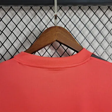 22-23 Server di addestramento internazionale rosso