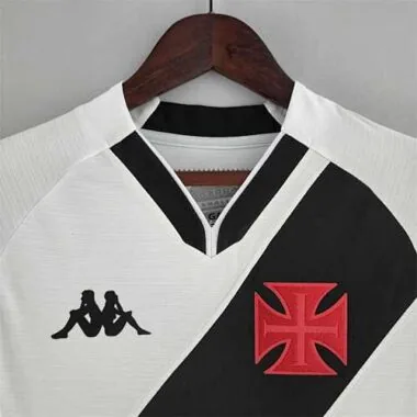 22-23 Vasco da Gama away woman