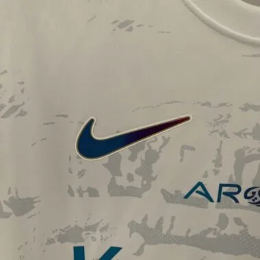 Equipamento alternativo do Al-Nassr da Arábia Saudita para 2023-2024, de manga comprida, de futebol
